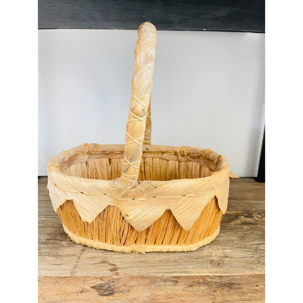 Vintage Hand Woven Corn Cob Husk Basket County Farmhouse Oval Centerpiece